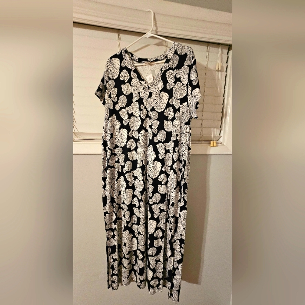Women's navy and white LOFT dress, Size XL